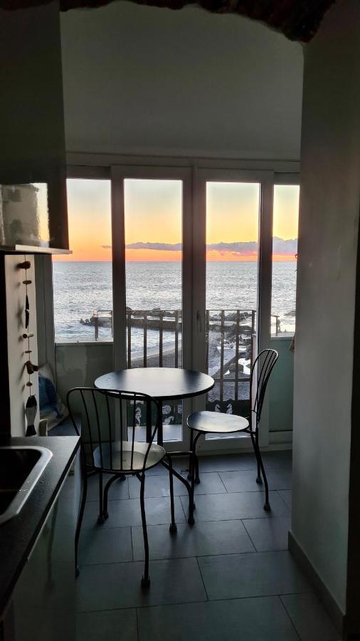 Best Flat Beachfront 卡莫利 外观 照片
