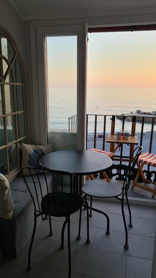 Best Flat Beachfront 卡莫利 外观 照片